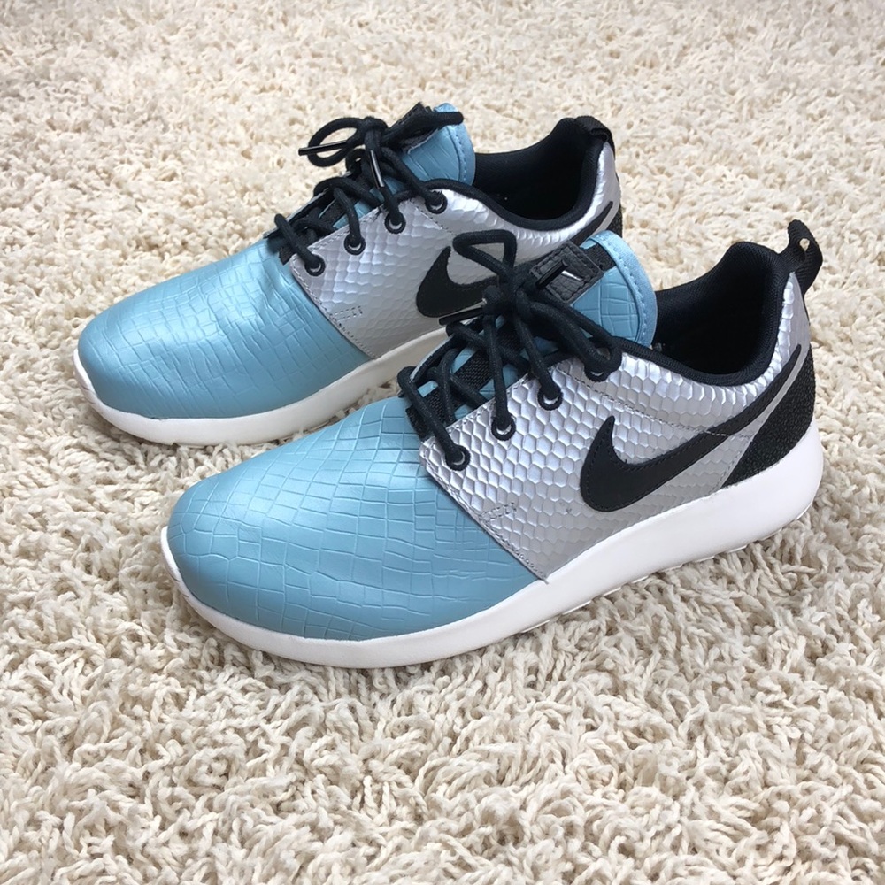 New! Nike Roshe One LX Shoes Women’s 6